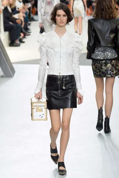 Look 40